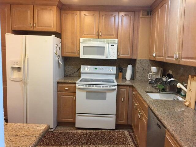 PATRICIAN OF PALM BEACH C - Residential Lease