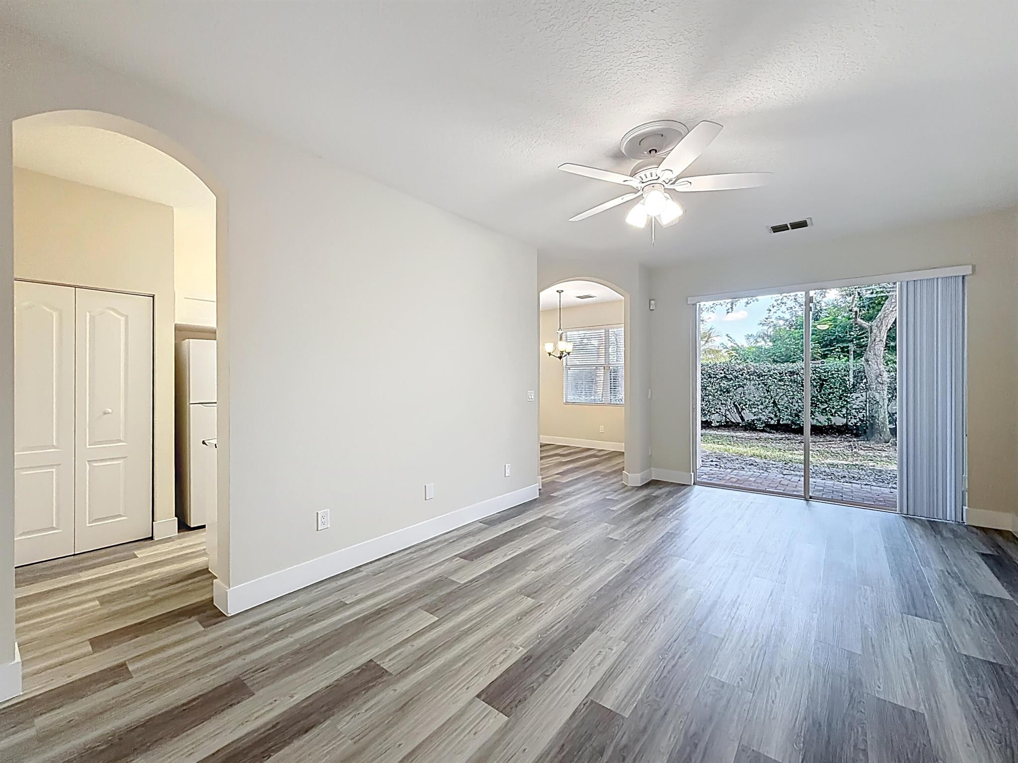 SEMINOLE PALMS - Residential Lease