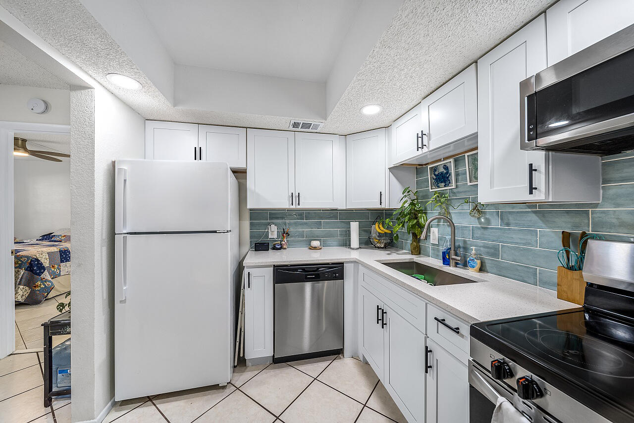 1507 SE Royal Green Circle 102