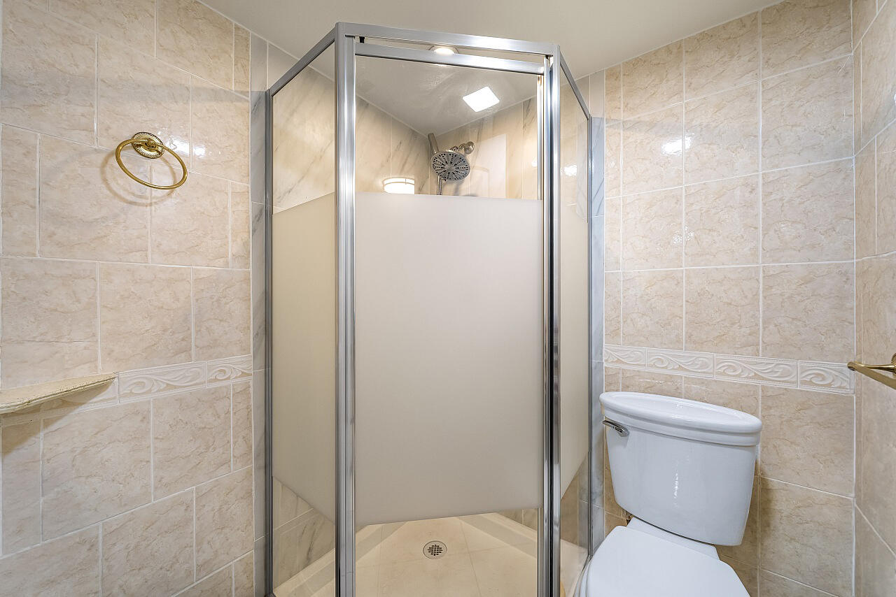 MIDPORT PLACE I, A CONDOMINIUM - Residential