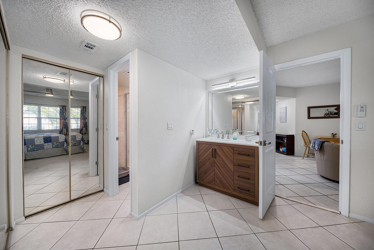 MIDPORT PLACE I, A CONDOMINIUM - Residential