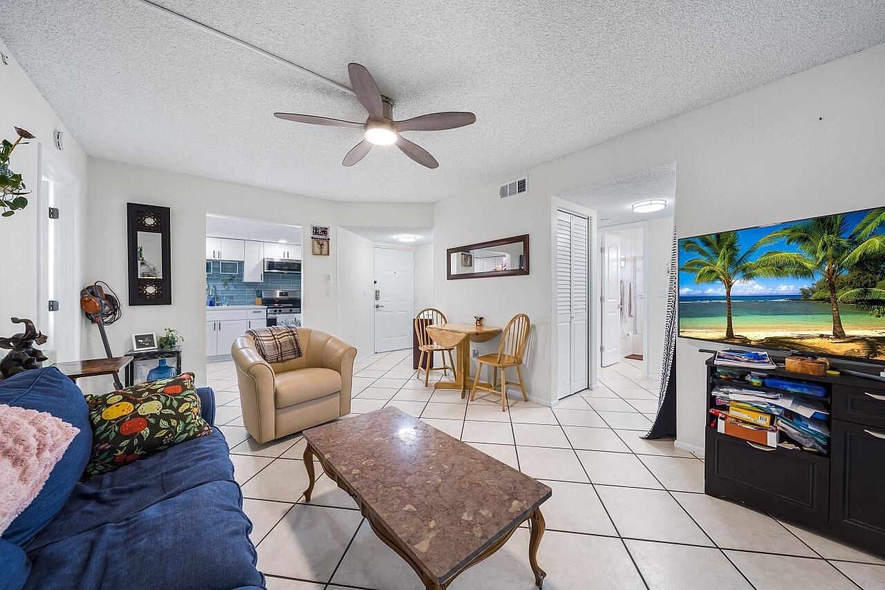 1507 SE Royal Green Circle 102