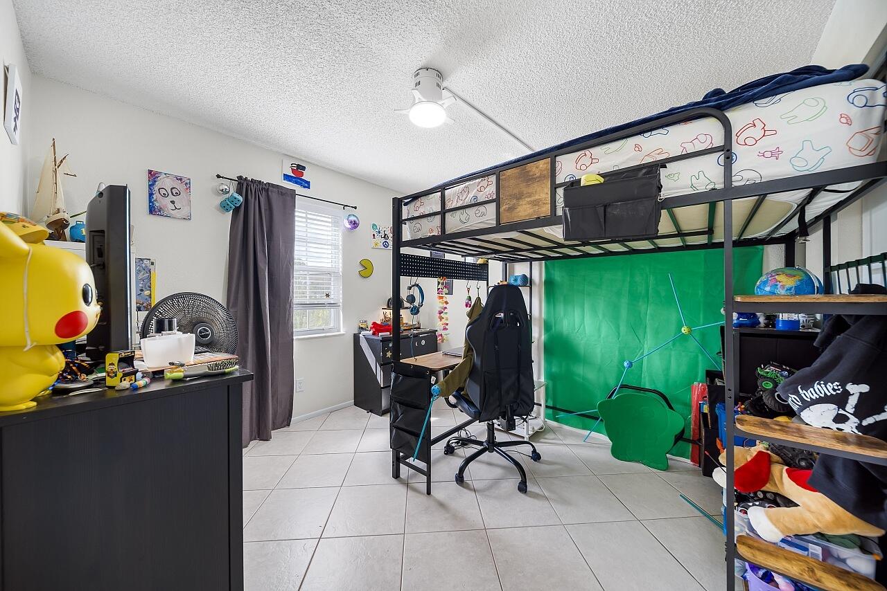 MIDPORT PLACE I, A CONDOMINIUM - Residential