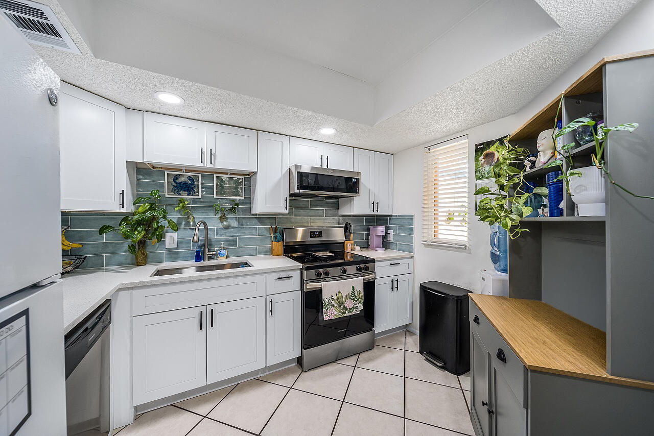 1507 SE Royal Green Circle 102