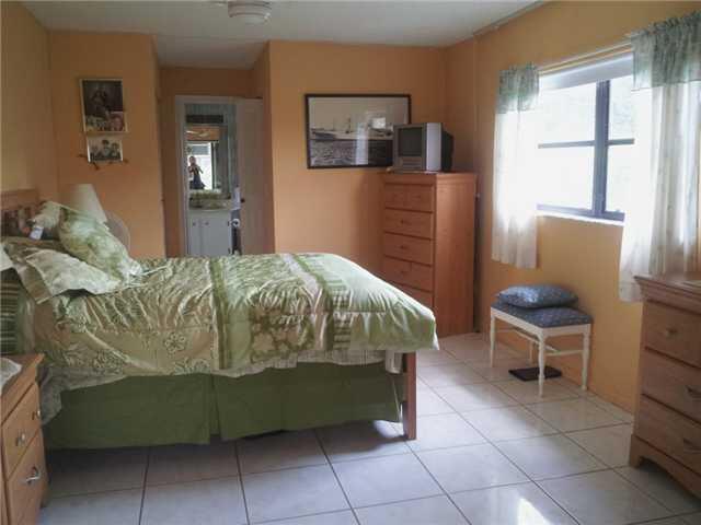 COCO WOOD LAKES SEC 1 - Residential Lease