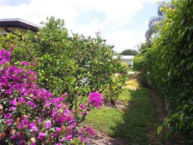 COCO WOOD LAKES SEC 1 - Residential Lease