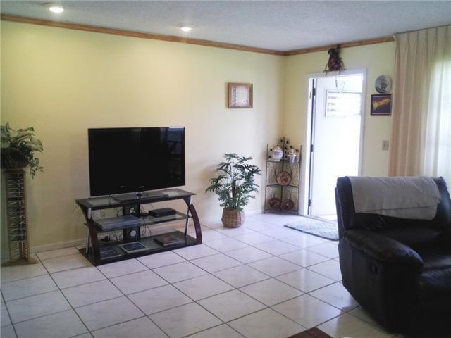 COCO WOOD LAKES SEC 1 - Residential Lease