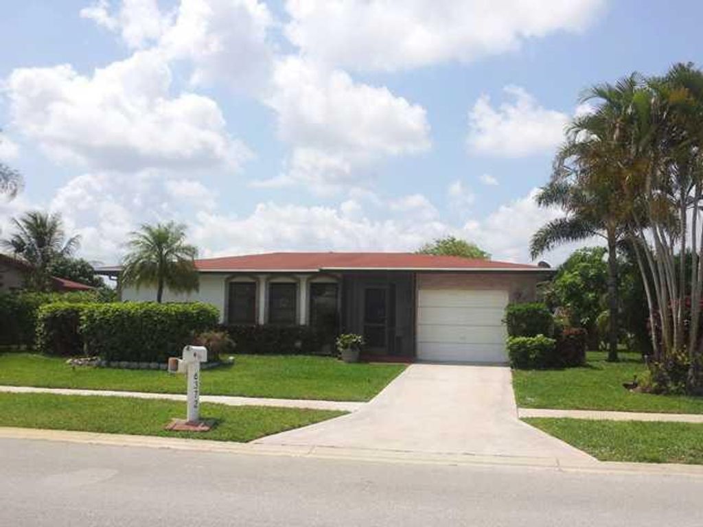 Photo of 6372 Winding Brooke Way, Delray Beach, FL 33484 (MLS # B26002457)
