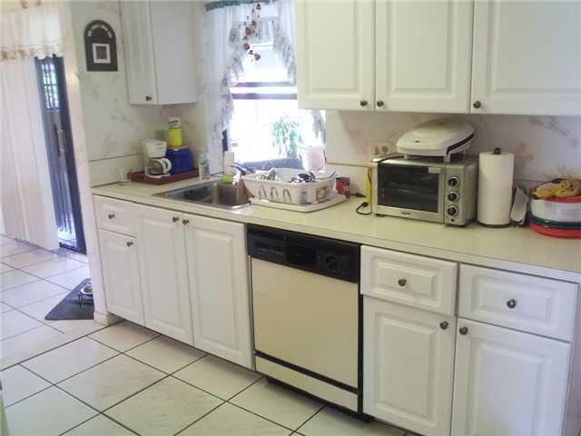 COCO WOOD LAKES SEC 1 - Residential Lease