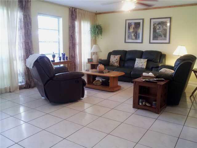 COCO WOOD LAKES SEC 1 - Residential Lease