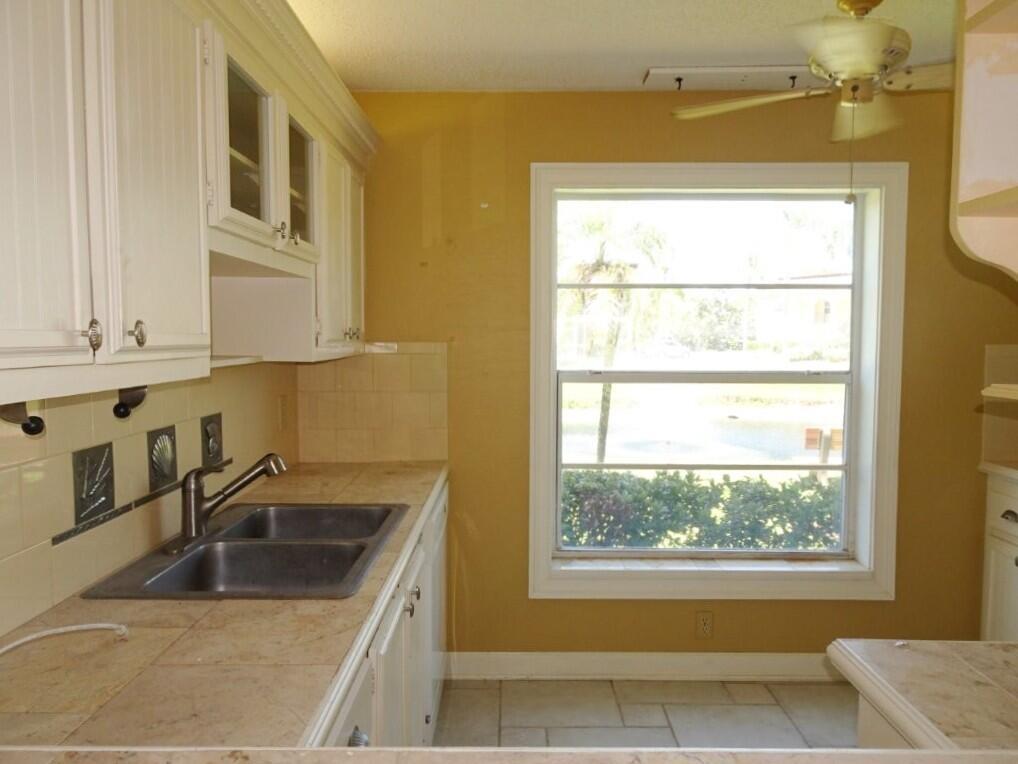 VILLAS ON THE GREEN CONDO - Residential