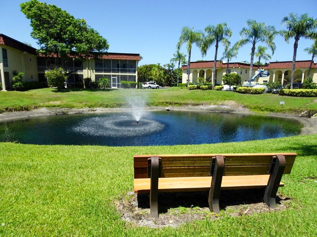 VILLAS ON THE GREEN CONDO - Residential