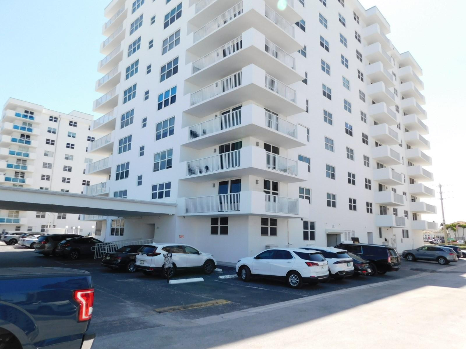 Cambridge Towers - Residential