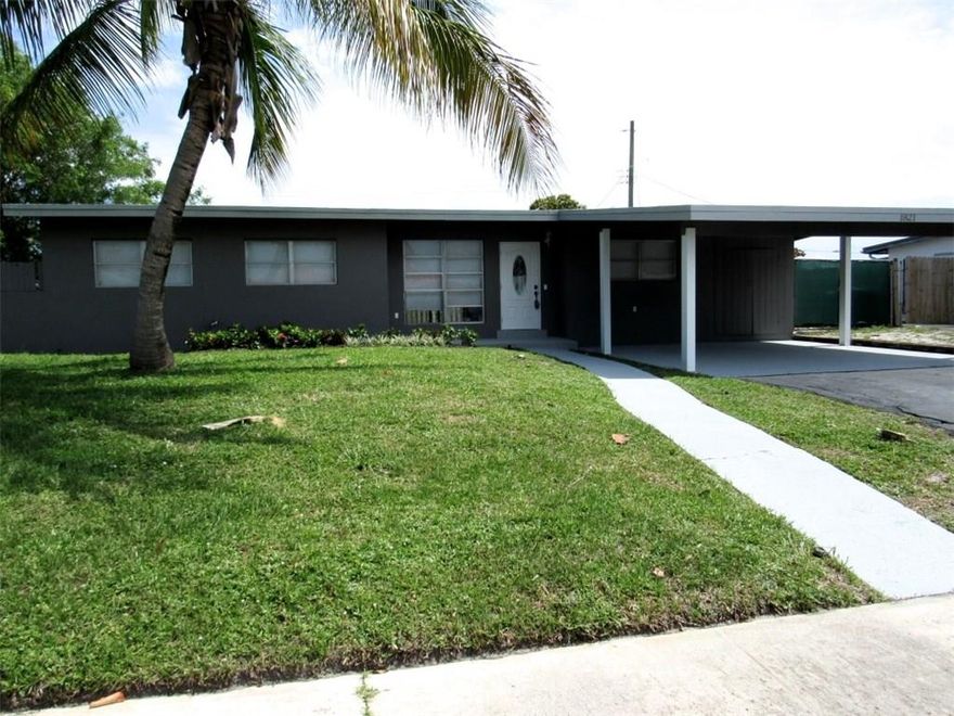 $3,000 CREDIT TOWARDS CLOSING COSTS PLUS NEW STAINLESS STEEL APPLIANCES IF BUYER DECIDES TO USE SELLER'S PREFERRED LENDER (see Matrix attachments).  BEAUTIFULLY RENOVATED 4/2 WITH BRAND NEW ROOF AND CENTRAL A/C SYSTEM. NEW SUN FILLED GOURMET KITCHEN WITH CUSTOM WOOD CABINETS, CROWN MOLDING & GRANITE COUNTER TOPS.  NEW BATHROOM FIXTURES, NEW TILE & WOOD LAMINATE FLOORING AND FRESH PAINT. LARGE LOT WITH ADDITIONAL PARKING IN FENCED BACKYARD BIG ENOUGH FOR AN RV.  GREAT FAMILY NEIGHBORHOOD.  SHOW & SELL!