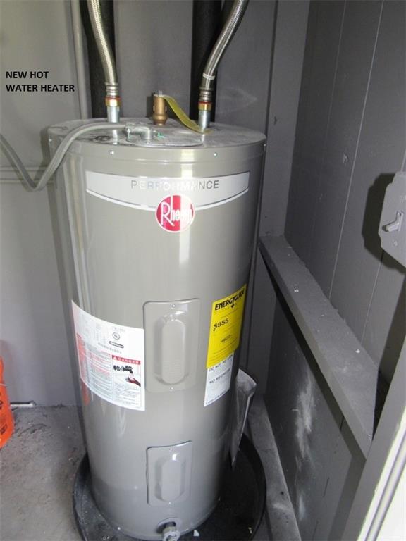 LAKE OSBORNE HILLS - Residential