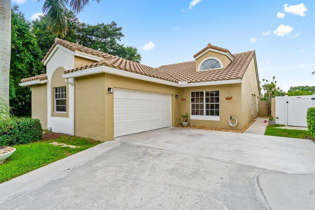 Photo of 10230 Allegro Drive, Boca Raton, FL 33428 (MLS # R11010447)