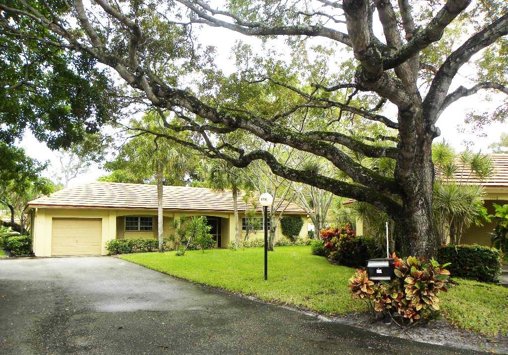 Palm-Aire C C Condo # 7 - Residential