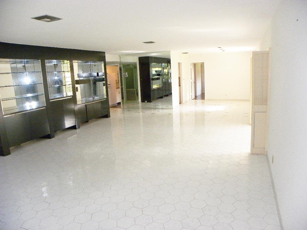 Palm-Aire C C Condo # 7 - Residential