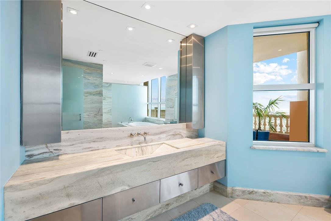 THE PALMS - Residential