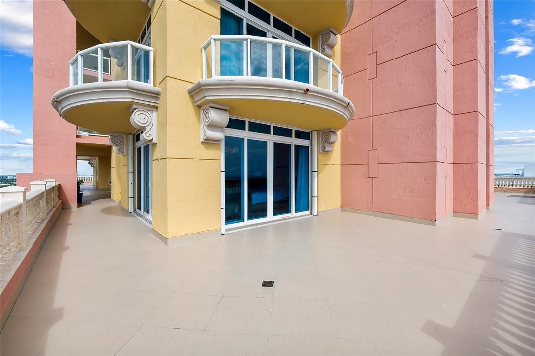 THE PALMS - Residential