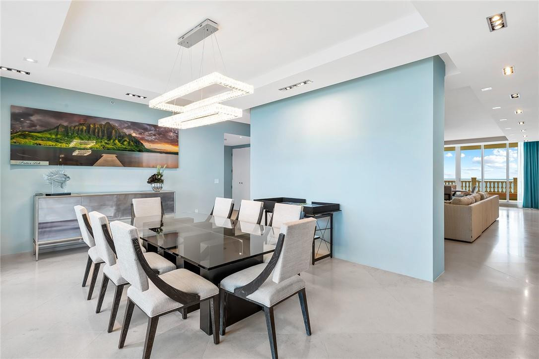 THE PALMS - Residential