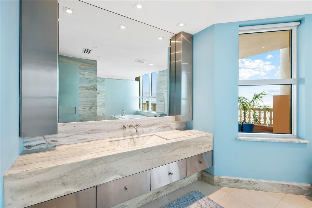 THE PALMS - Residential