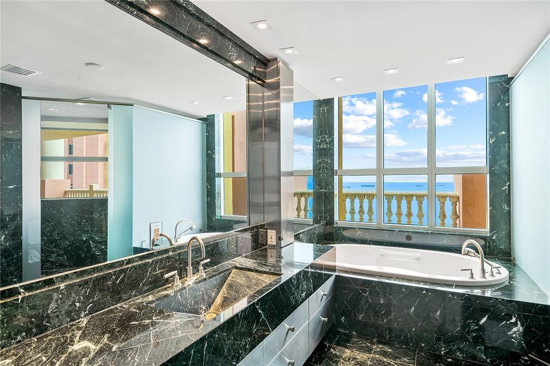 THE PALMS - Residential