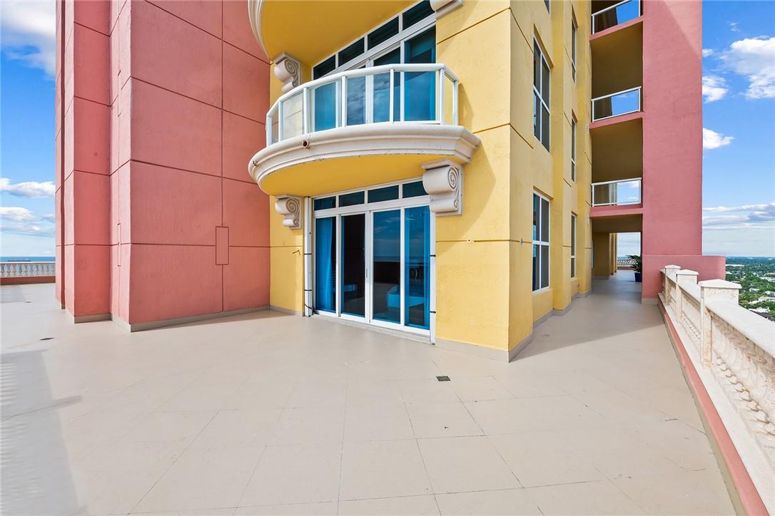 THE PALMS - Residential