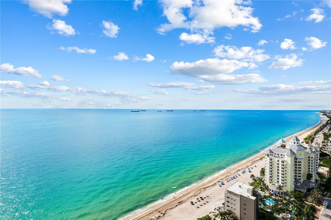 THE PALMS - Residential