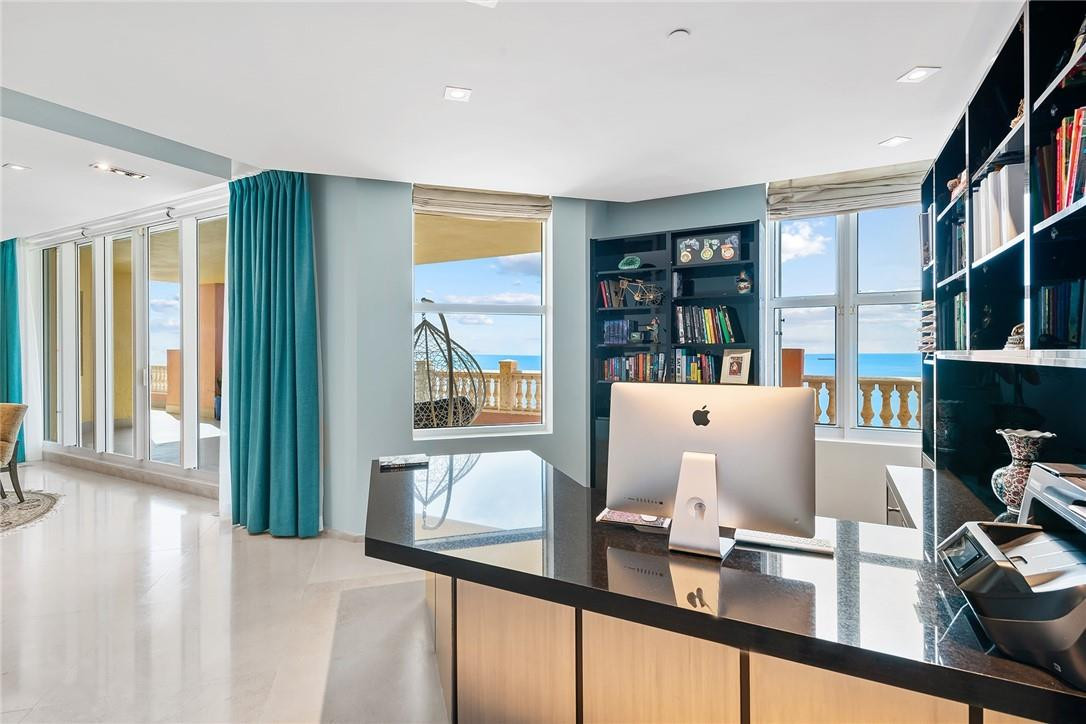 THE PALMS - Residential