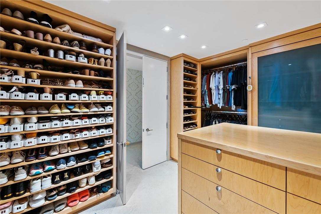 THE PALMS - Residential