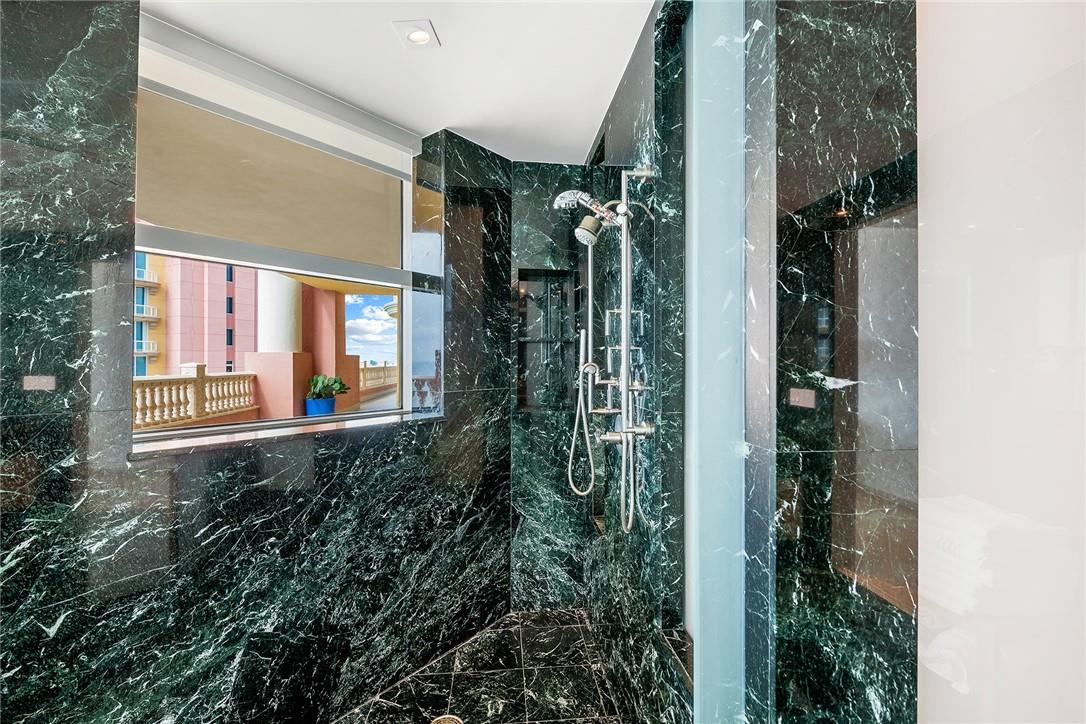 THE PALMS - Residential