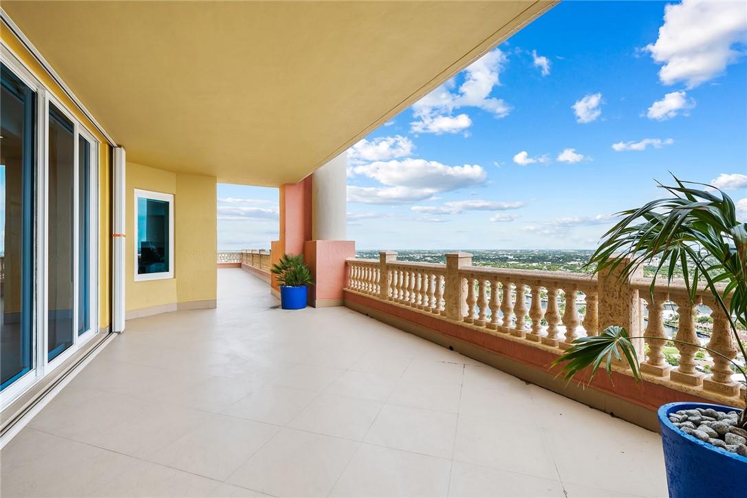 THE PALMS - Residential