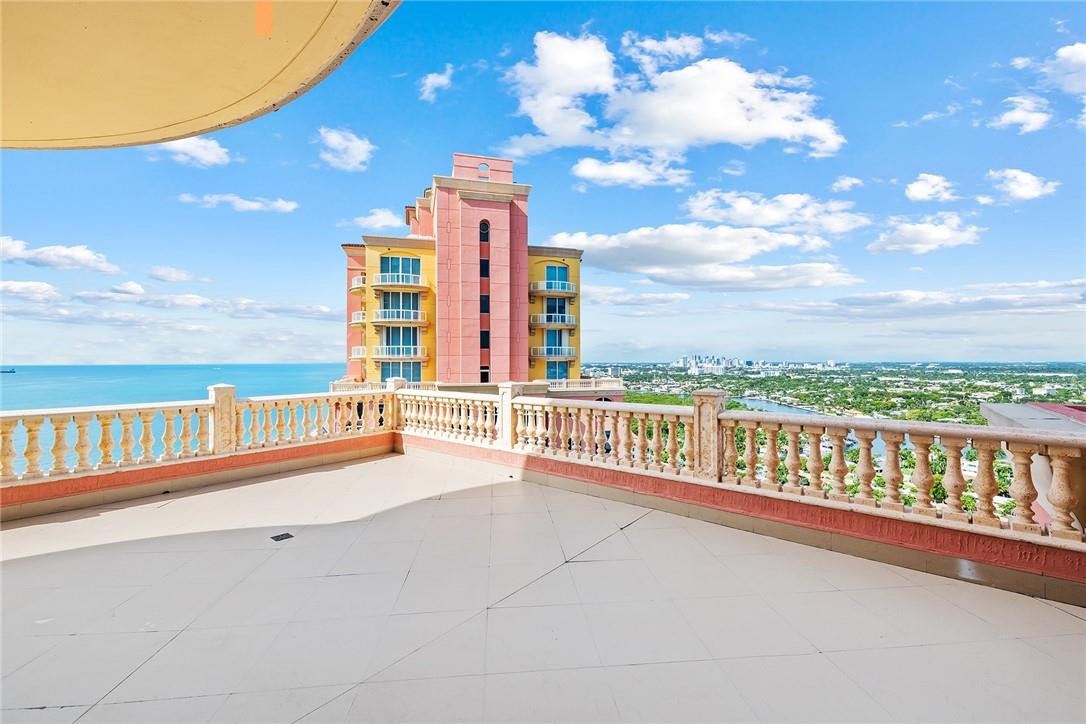 THE PALMS - Residential