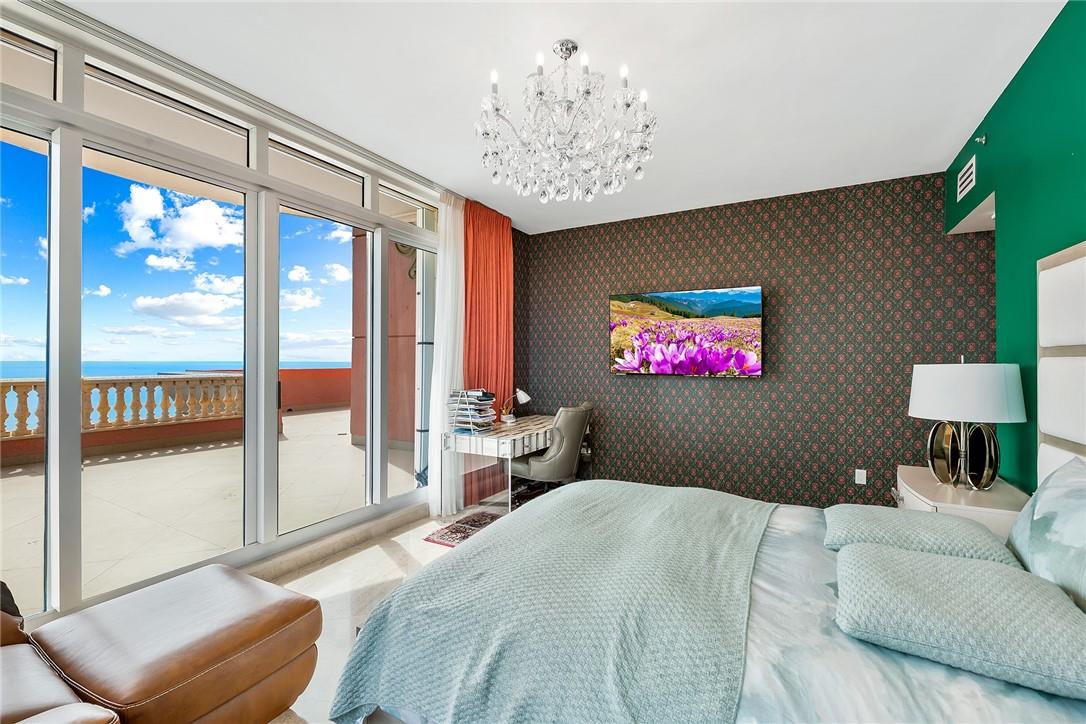 THE PALMS - Residential