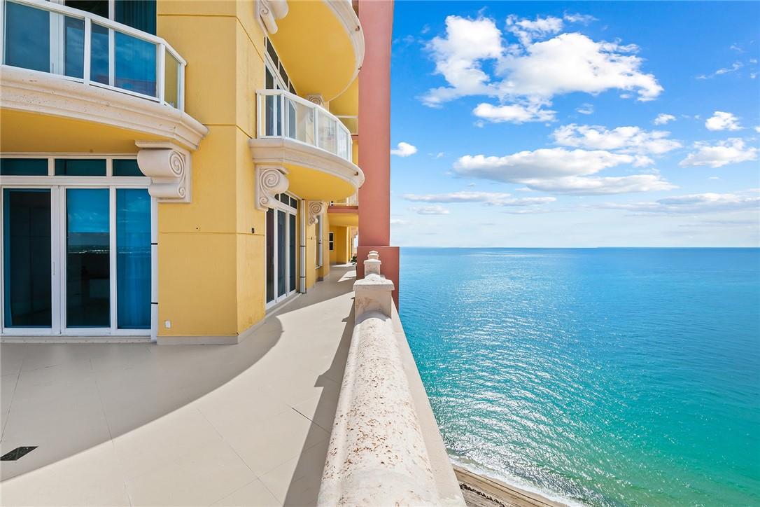 THE PALMS - Residential