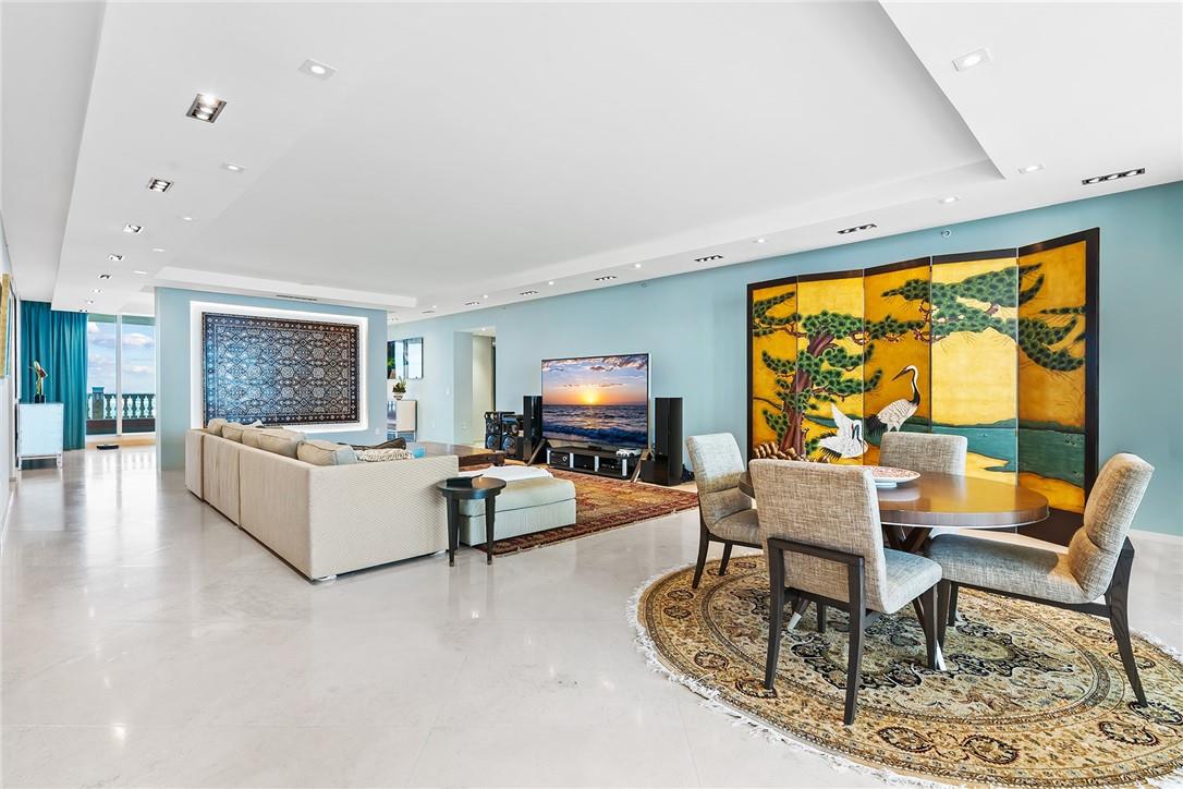 THE PALMS - Residential