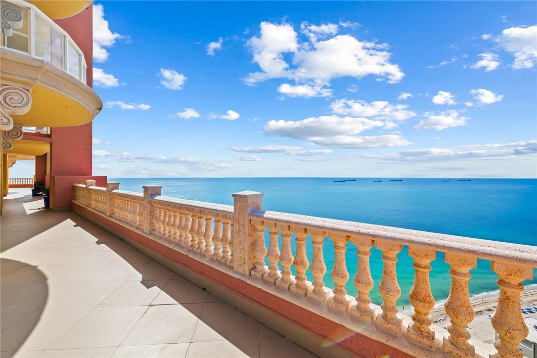 THE PALMS - Residential