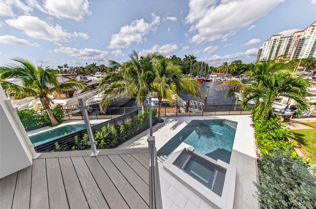 Photo of 621 SW 5 Place, Fort Lauderdale, FL 33315 (MLS # B26091195)