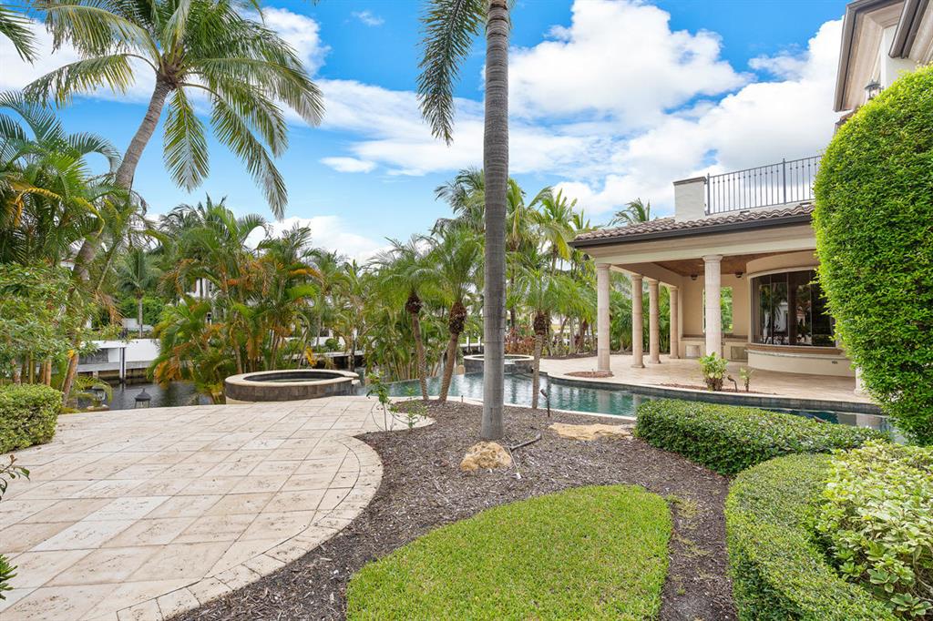 ROYAL PALM YACHT & COUNTRY CLUB - Residential