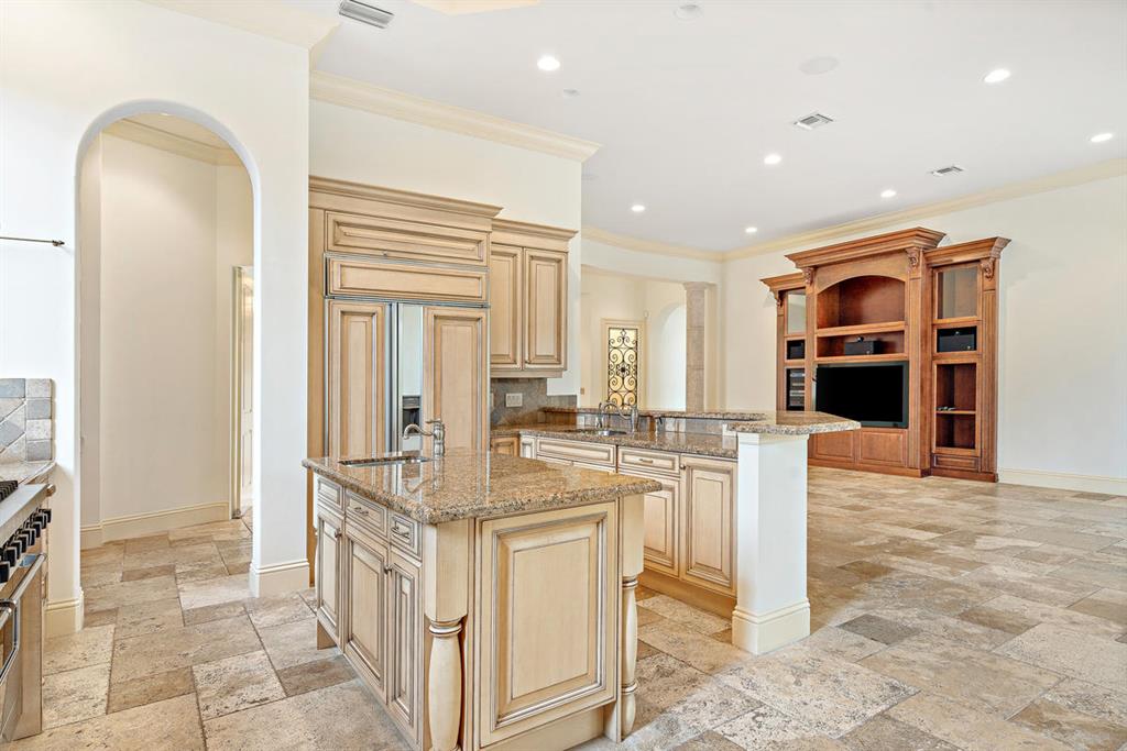 ROYAL PALM YACHT & COUNTRY CLUB - Residential