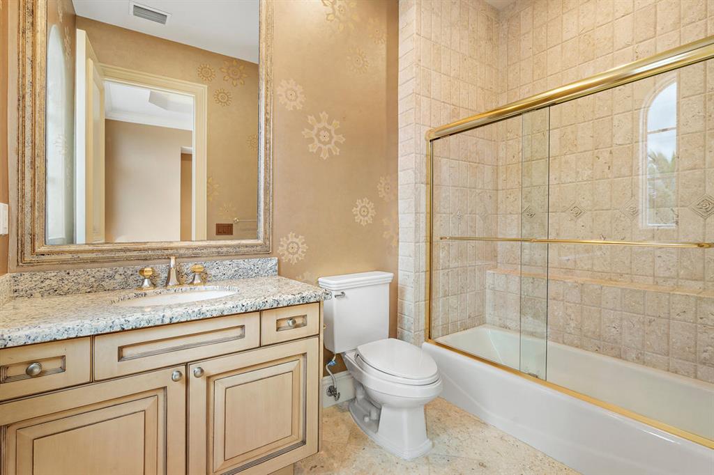 ROYAL PALM YACHT & COUNTRY CLUB - Residential