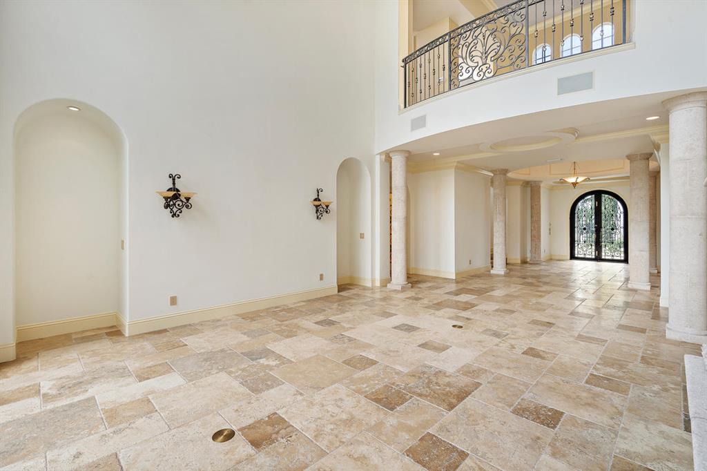 ROYAL PALM YACHT & COUNTRY CLUB - Residential