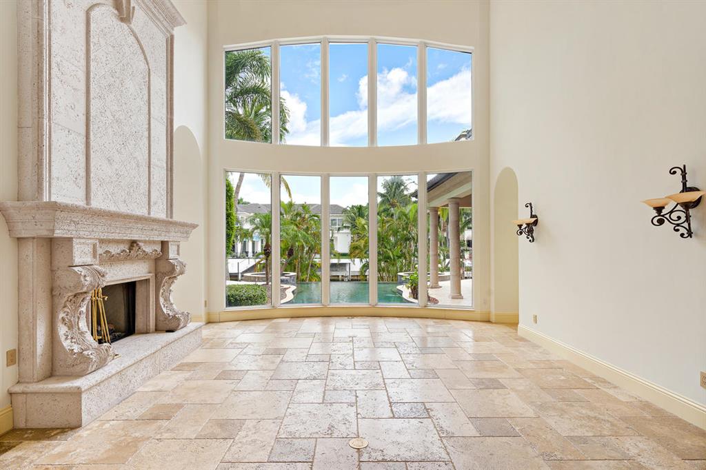 ROYAL PALM YACHT & COUNTRY CLUB - Residential