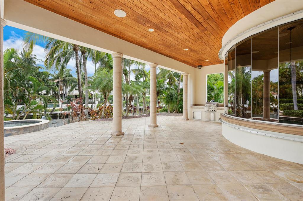 ROYAL PALM YACHT & COUNTRY CLUB - Residential