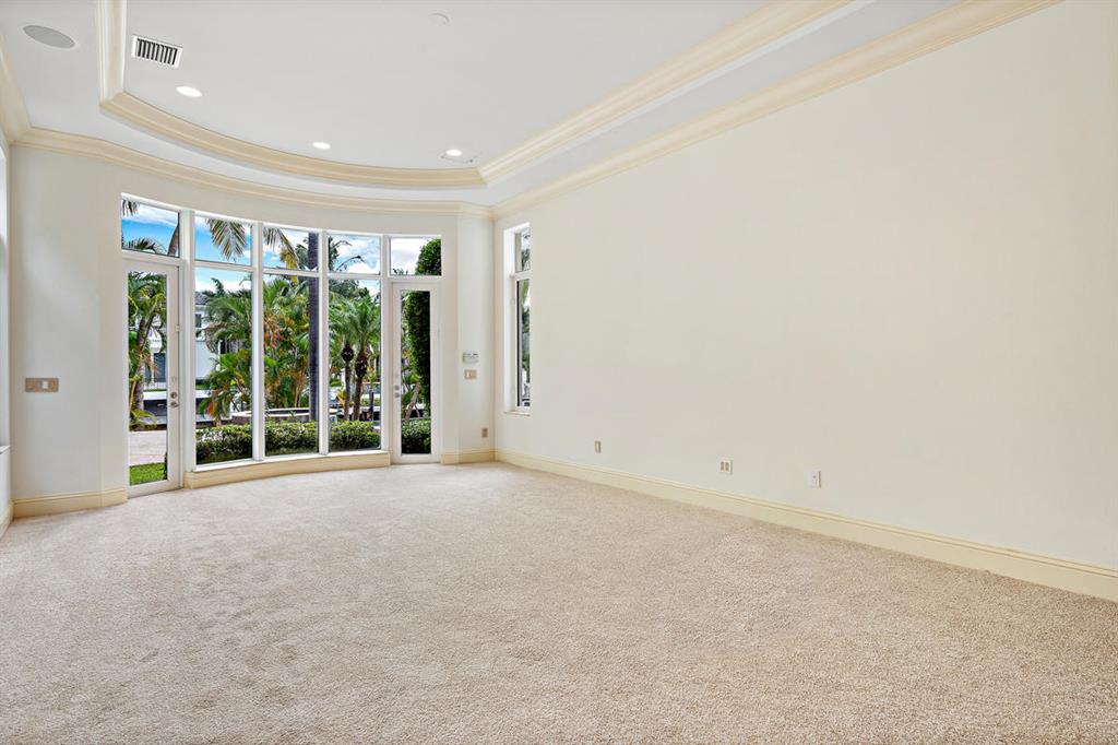 ROYAL PALM YACHT & COUNTRY CLUB - Residential