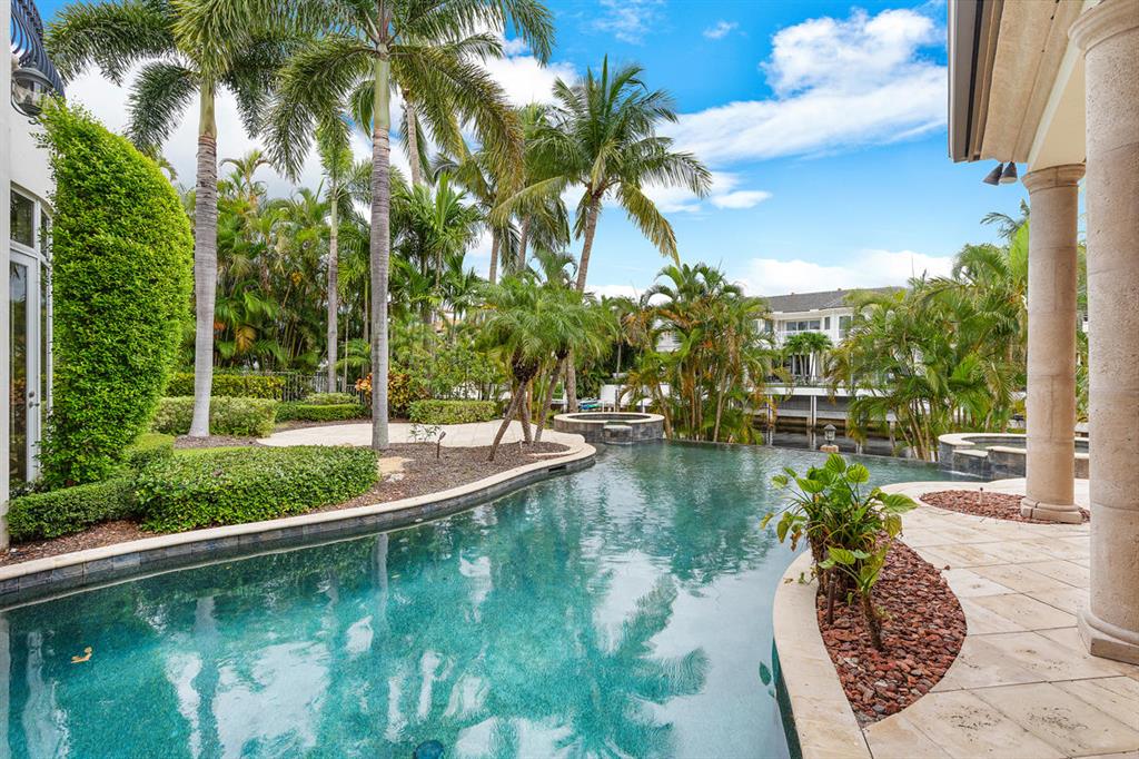 ROYAL PALM YACHT & COUNTRY CLUB - Residential