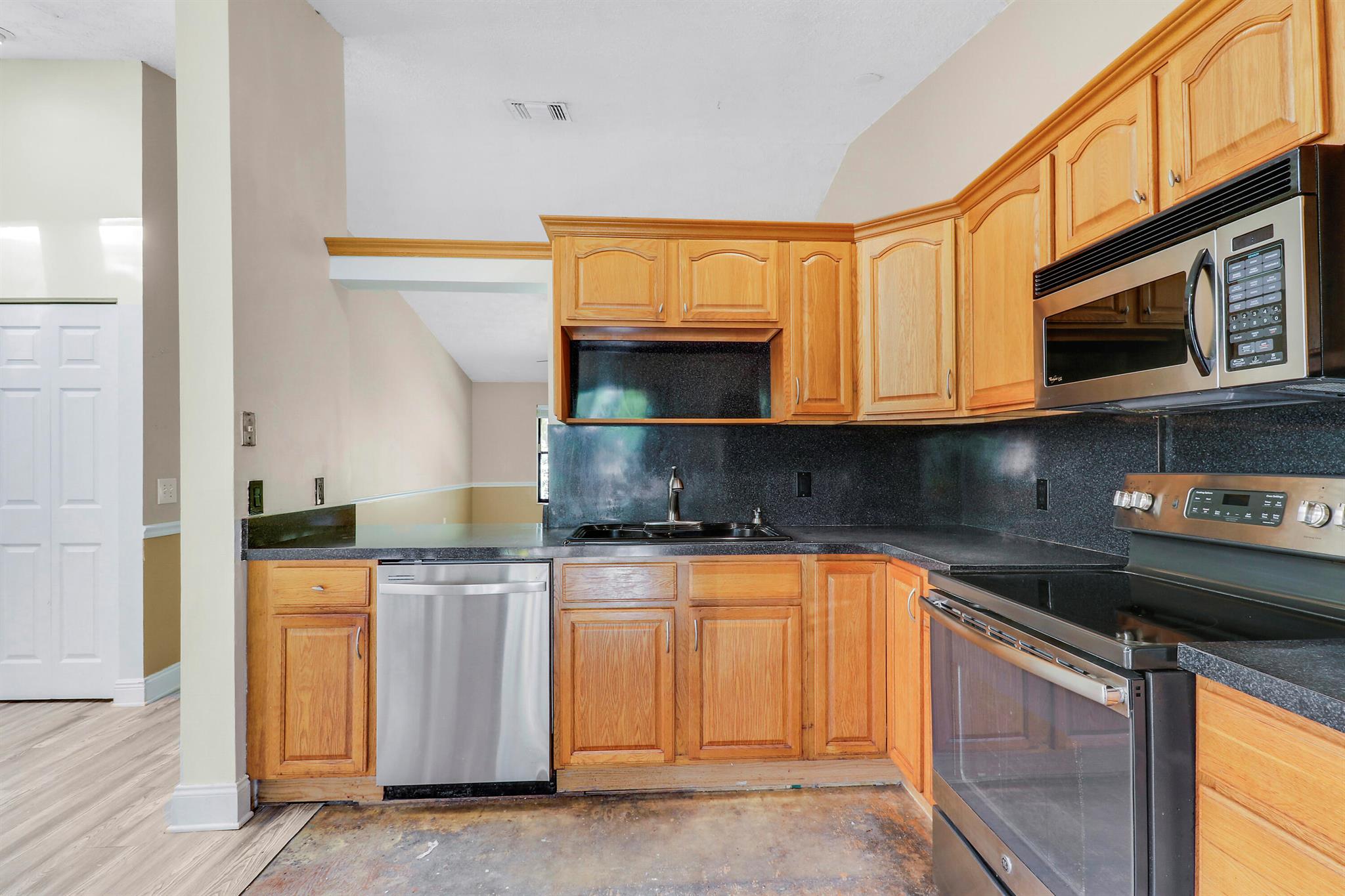 SHEFFIELD WOODS AT WELLIN - Residential