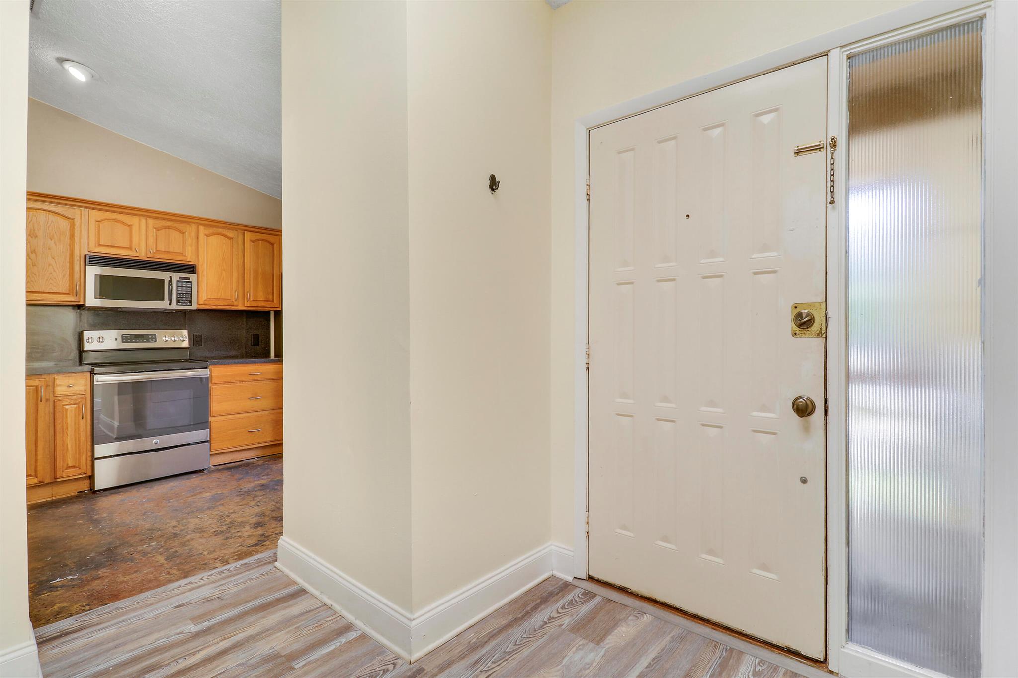 13095 Belhaven Court 8, Wellington, FL, 33414/$270,000 3 13095 Belhaven Court 8