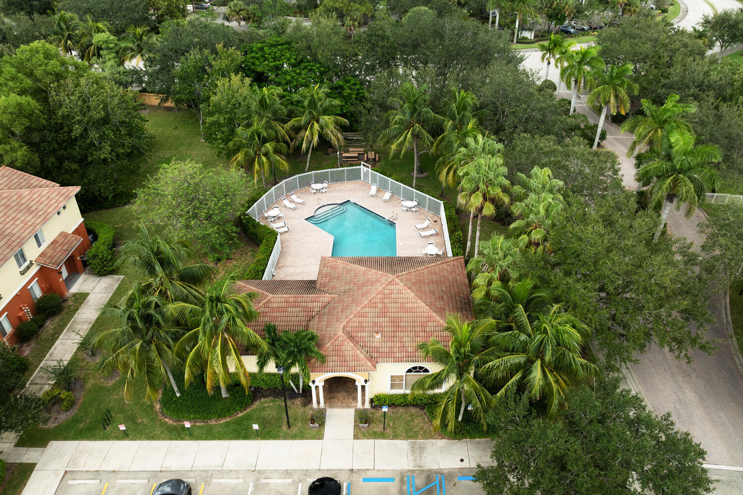 VILABELLA CENTRAL PARK CONDO - Residential